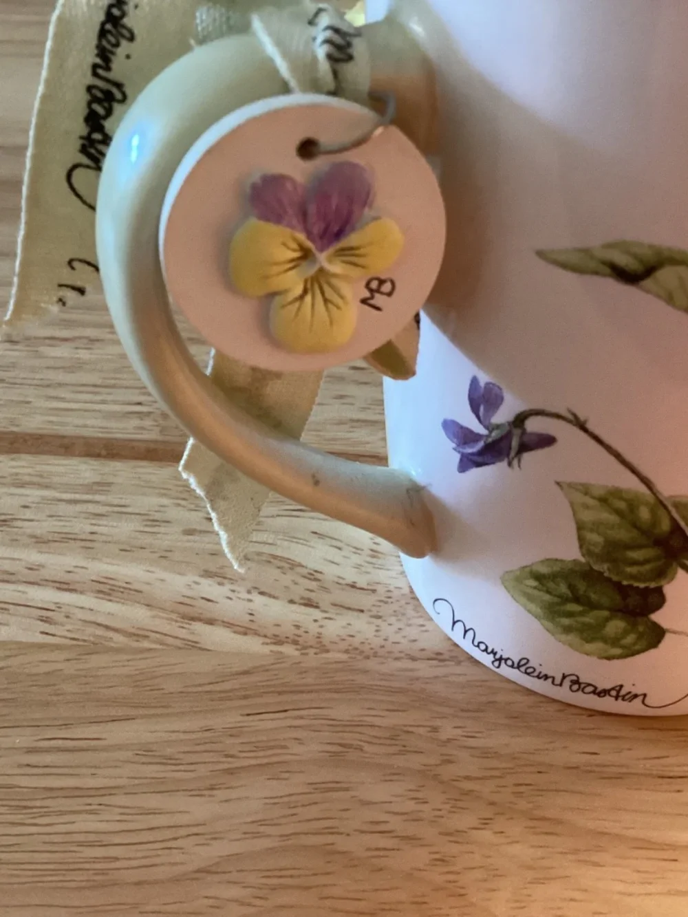 Hallmark Nature’s Sketchbook by Marjolein Basten  Mug “A mother is love” Charm